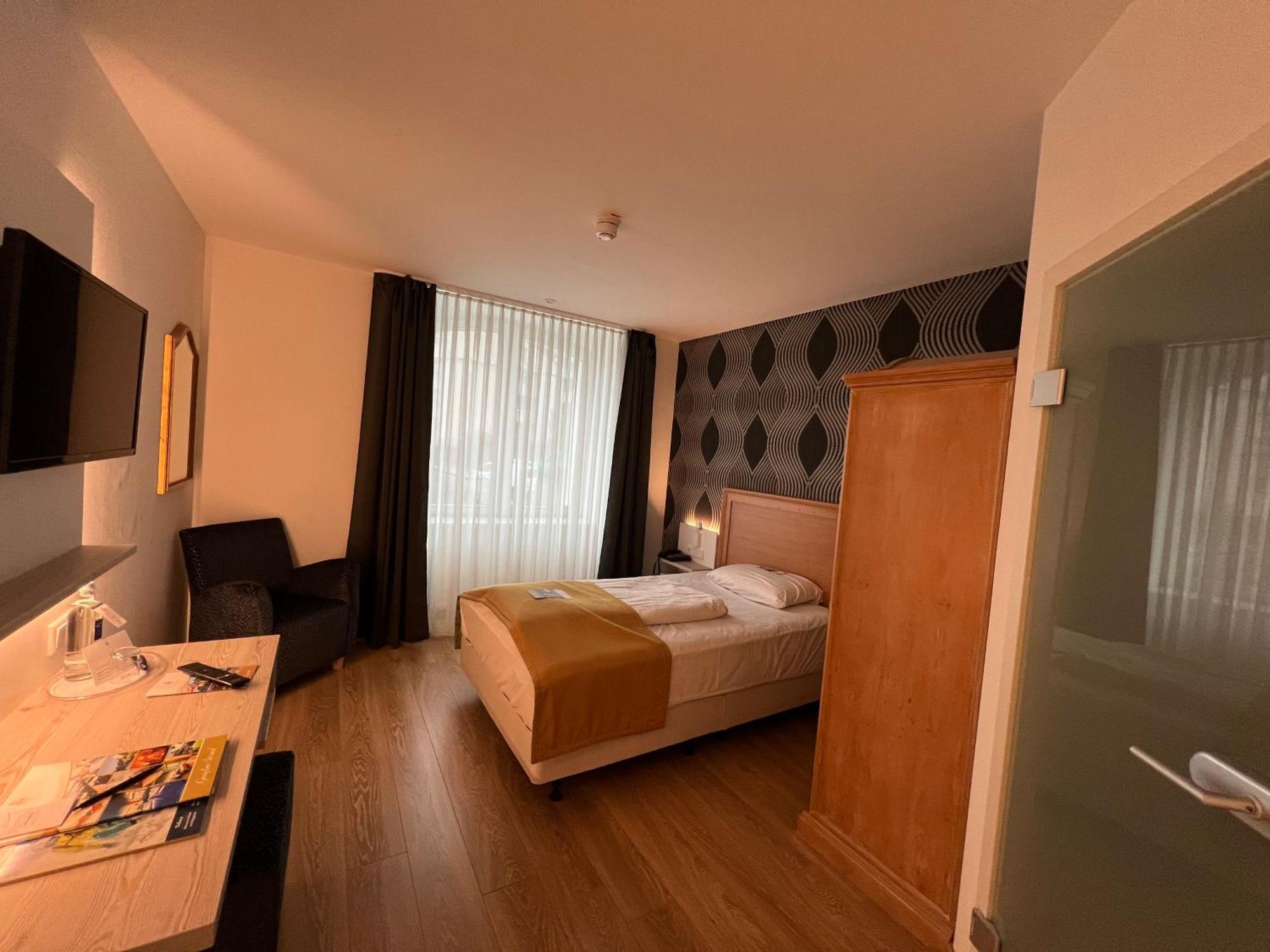 Hotel Am Muehlenteich Швельм Екстер'єр фото
